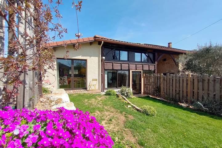 Location de vacances pour 14 personnes, avec jardin dans Chevrières