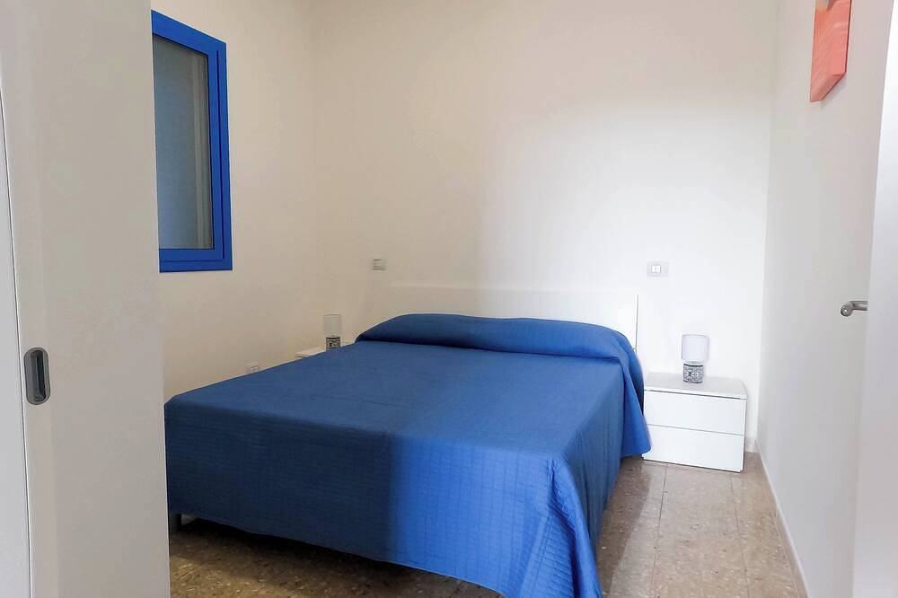 Waning Moon - Among the Citrus Trees in Ribera in Ribera, Agrigento Provincen