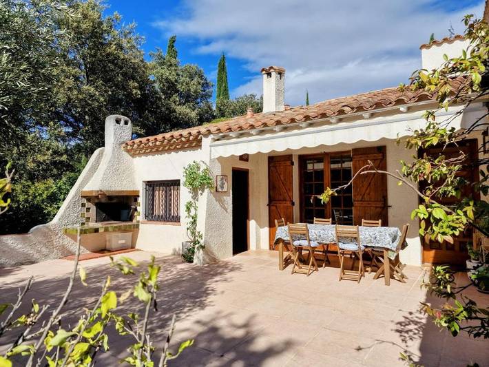 Location de vacances pour 12 personnes, avec jardin ainsi que piscine et vue à Saint-Mathieu-de-Tréviers - 3