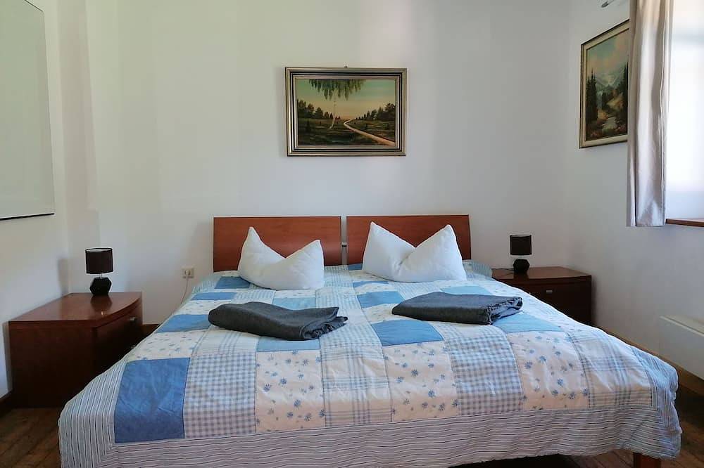 Eifel Ferienhaus - großer Gemeinschaftsraum - 7 Schlafzimmer- Alleinnutzung! in Zweifelscheid, Eifelkreis Bitburg-Prüm