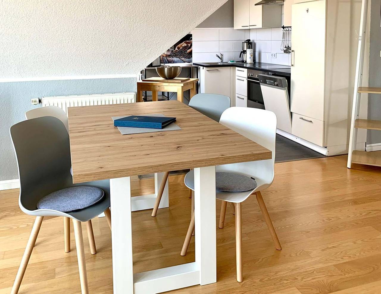 Ganze Wohnung, Modernes Apartment Sonnendeck 23 mit Balkon und idealer Lage in Zingst in Zingst, Fischland - Darß - Zingst