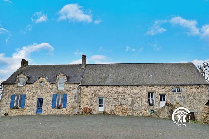 Gîte pour 11 personnes, avec Terrasse et Jardin à Saint-Aubin-du-Désert
