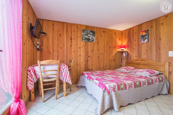 Gîte pour 2 personnes, avec Terrasse dans Allondaz