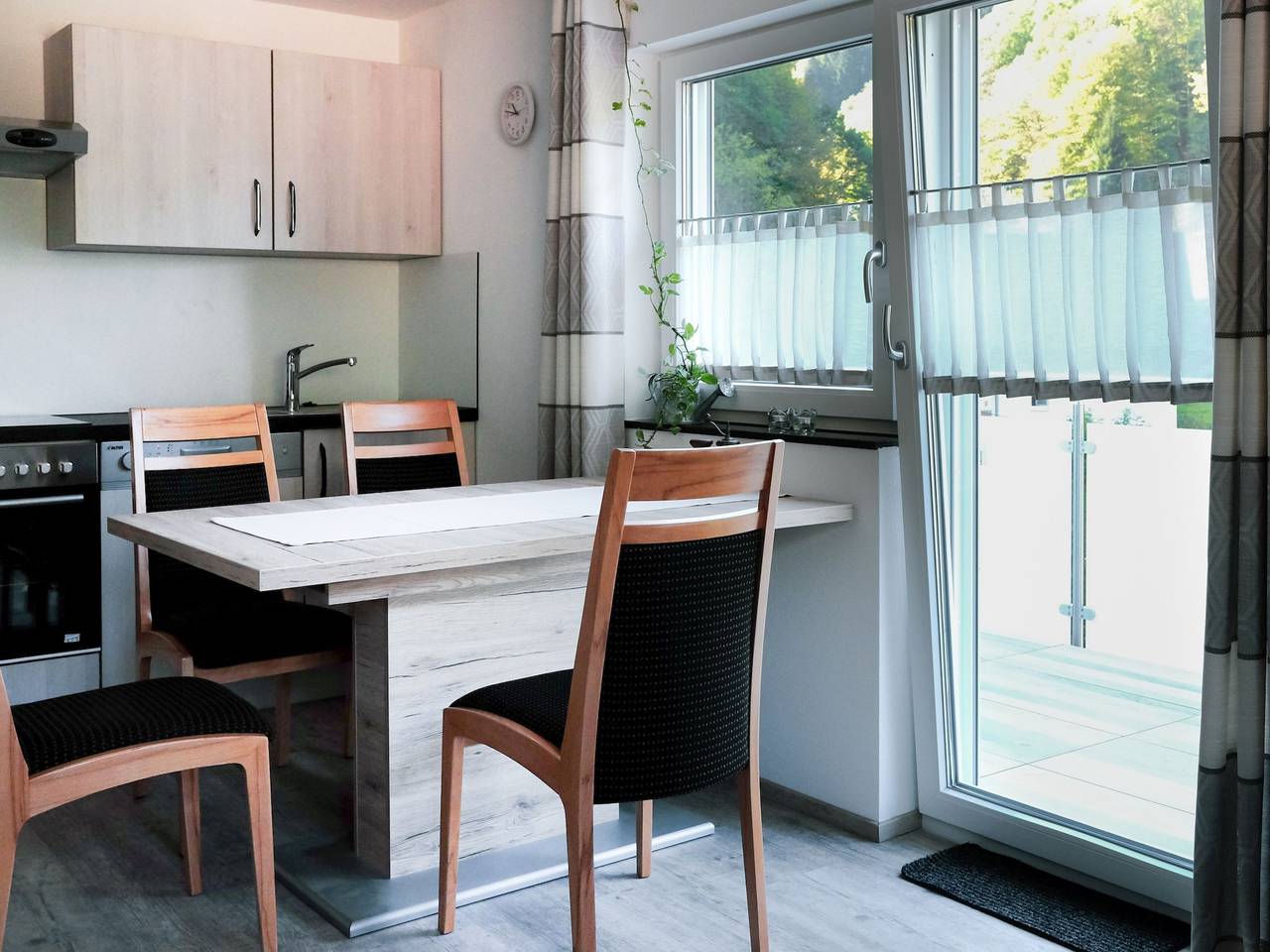 Ganze Wohnung, Apartment „Rebblick“ mit gemeinsamer Terrasse, Garten und Wlan in Oberkirch, Mittlerer Schwarzwald