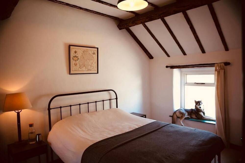 Boutique cottage in the heart of the Peak District in Youlgreave, Derbyshire