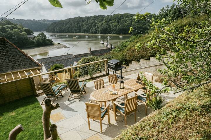 Ferieudlejning for 5 personer, med Balkon og Jacuzzi såvel som Terrasse og Have i Sydengland