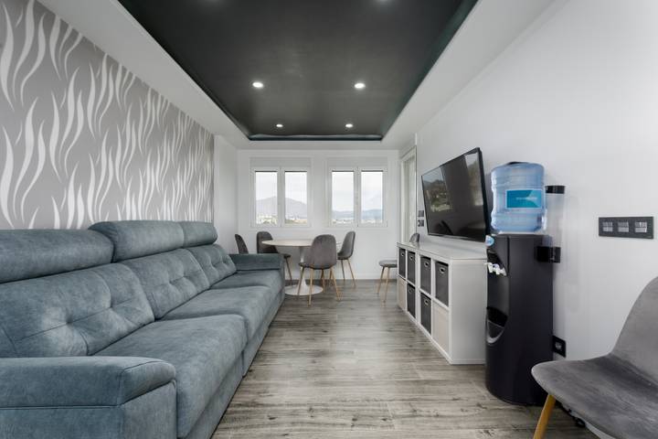 Entire apartment, Apartment 'Urbanización Jardines Del Mar' with Sea View, Shared Pool and Air Conditioning in La Chullera, Manilva