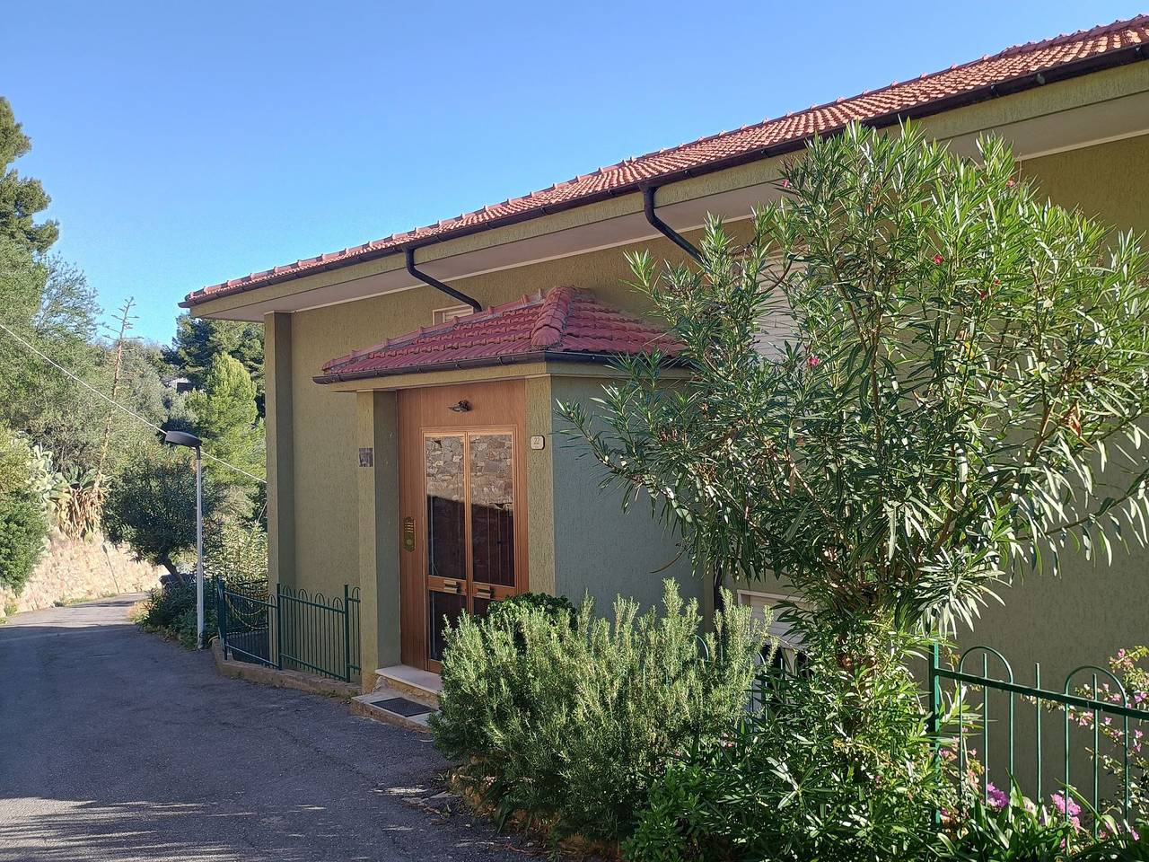Ganze Ferienwohnung, Ferienwohnung für 3 Personen mit Balkon in San Lorenzo al Mare, Riviera di Ponente