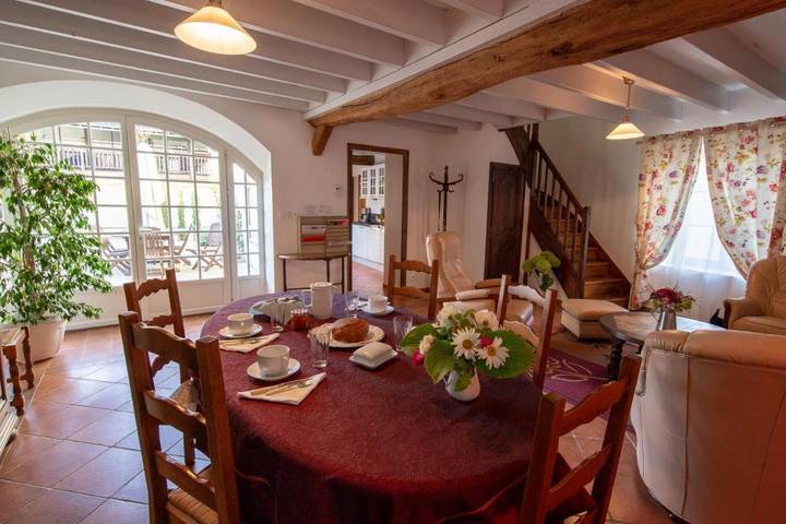 Maison de vacances pour 8 personnes, avec Terrasse ainsi que Jardin et Piscine