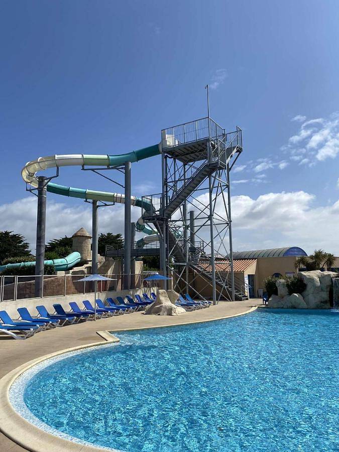 Camping voor 6 personen, with zwembad and uitzicht as well as terras in Saint-Hilaire-de-Riez