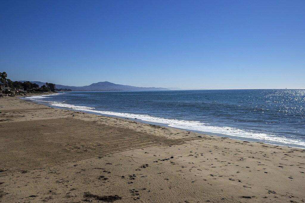 Paradies am Strand! Miramar Beach home kann als ganzes Haus oder 2 Einheiten gemietet werden! in Montecito, Santa Barbara County