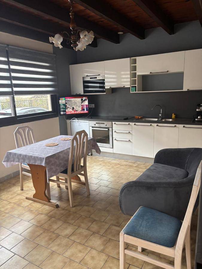 Appartement entier, One-Bedroom Apartment in Pont-de-Labeaume, Parc naturel régional des Monts d'Ardèche