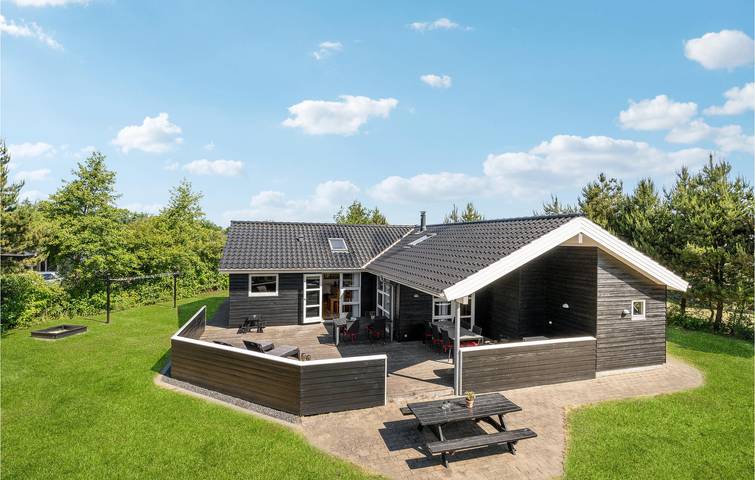 Vakantiehuis voor 10 personen, with terras and whirlpool as well as sauna - 1