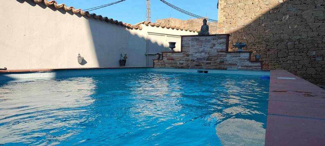 Casa rural con piscina para 12 personas, con jardín y piscina, Se admiten mascotas en Segarra