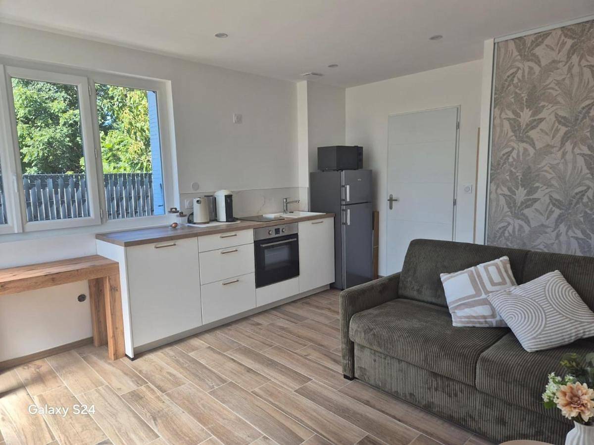 Appartement entier, One-Bedroom Apartment in Saint-Maurice-l'Exil, Région de Vienne
