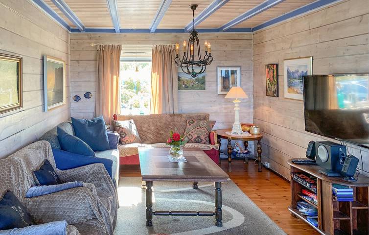 Ferienhaus für 9 Personen mit Garten in Fræna, Nördliches Fjordnorwegen