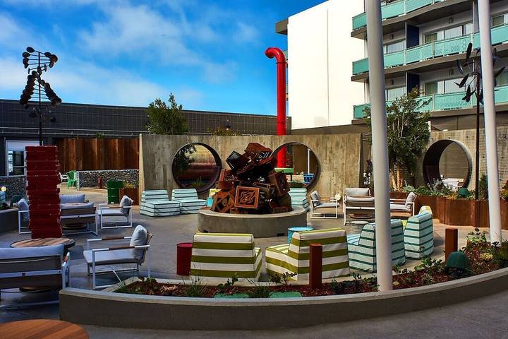 Hotel for 8 people in North Beach (San Francisco)