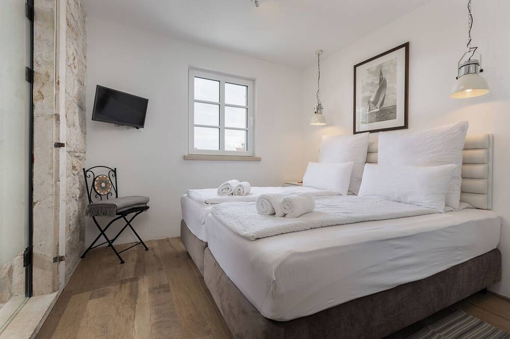 Casa Columba - 4 Star Design Boutique Hotel - Vasco de Gama Luxury Apartment in Makarska, Makarska Riviera