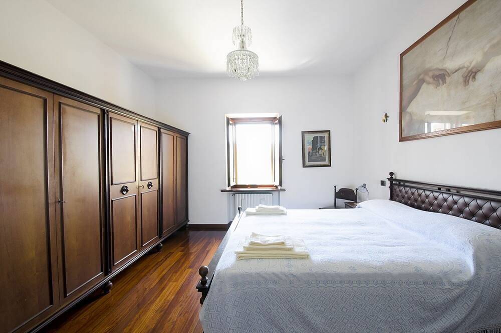 Monzambano: Haus mit Garten und Panoramaloggia mit Kamin zum Grillen in Monzambano, Gardasee