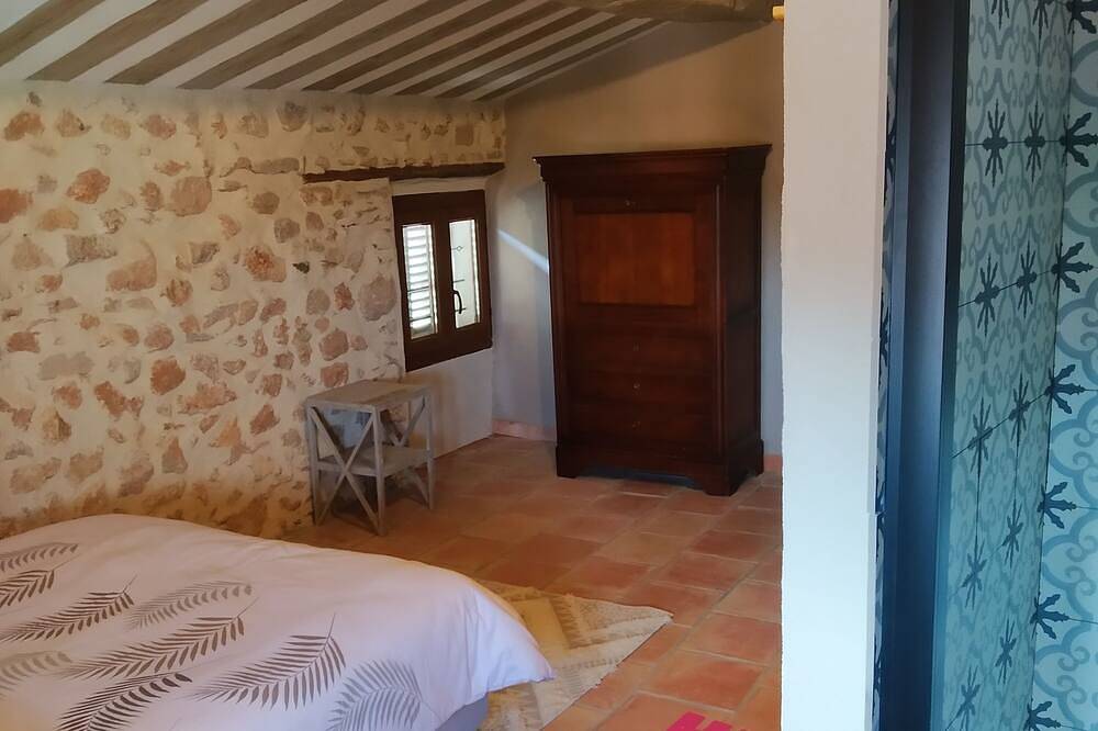 Charming village house (year-round rental) in Montmeyan, Región Brignoles