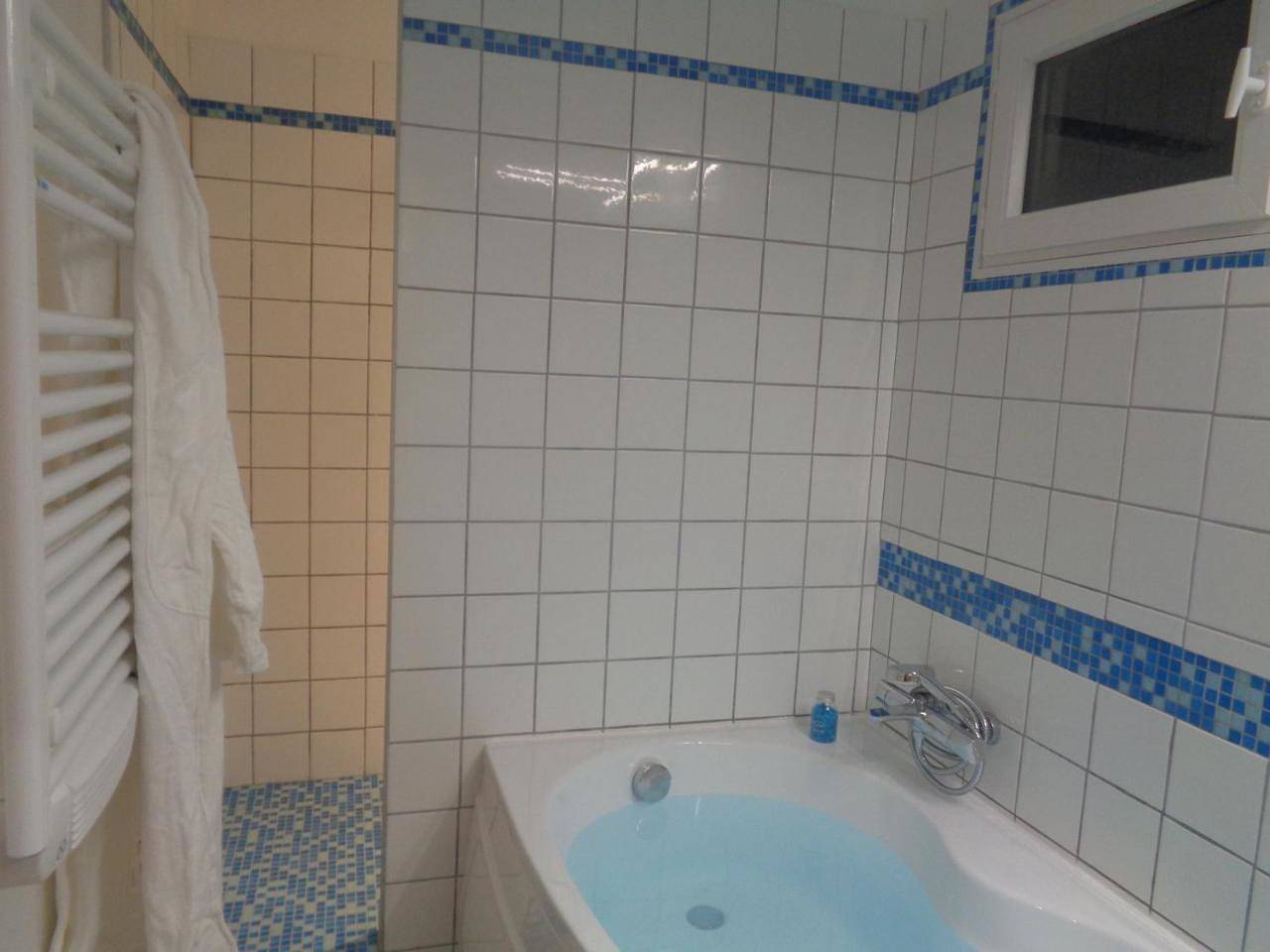 Double Room with Private Bathroom in Lanvéoc, Iroise