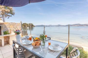 Location de vacances pour 4 personnes, avec terrasse dans Plage de la Madrague (Giens)