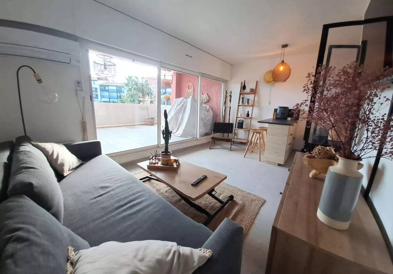 Appartement entier, Bel appt pour 4 personnes climatisé avec terrasse plage à pied Gassin in Port Cogolin, Gassin