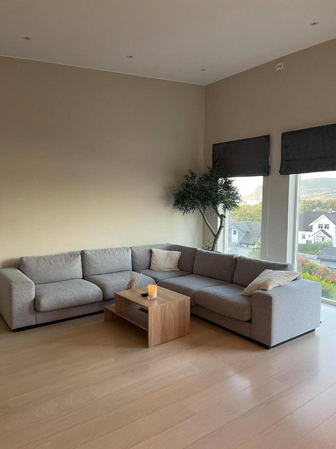 Ferienhaus für 6 Personen, mit Ausblick und Terrasse - 1