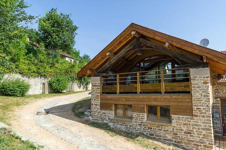 Gîte pour 4 personnes, avec Jacuzzi ainsi que Terrasse et Vue à Panossas