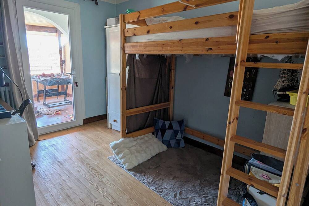 Large family house, sleeps many, historic center Chabeuil in Chabeuil, Valence region