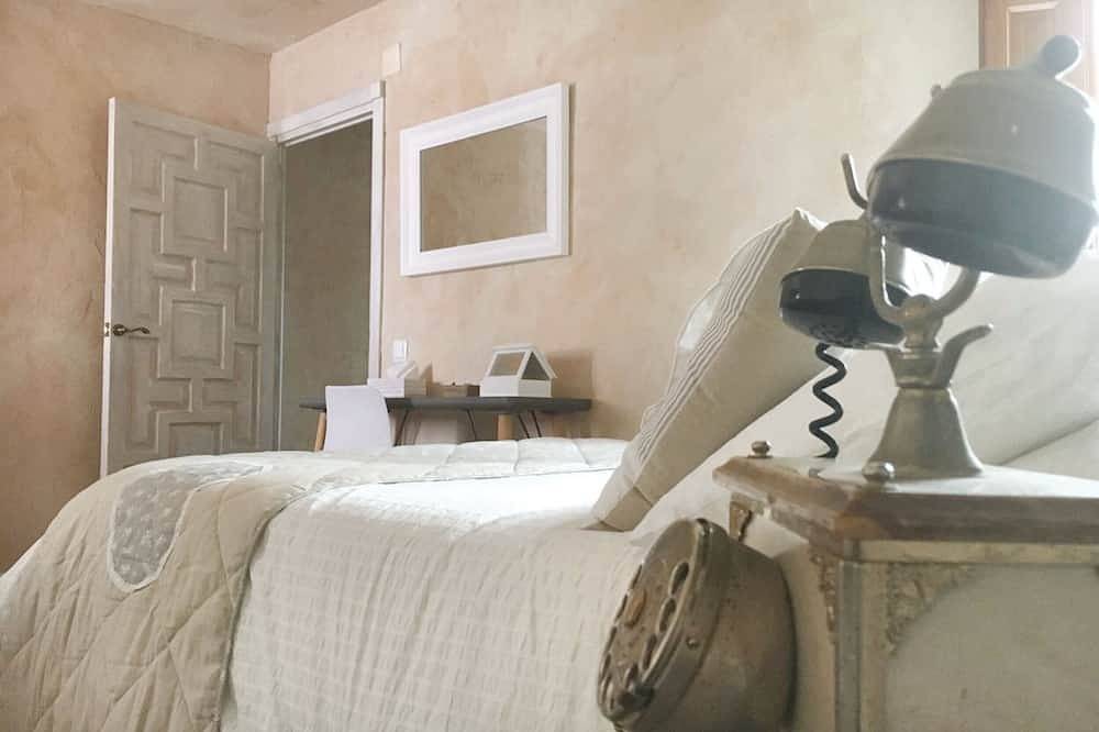 Entire apartment, Homerez - Charming apartment in Cuenca with fireplace - 80 sqm in Cuenca, Cuenca Province