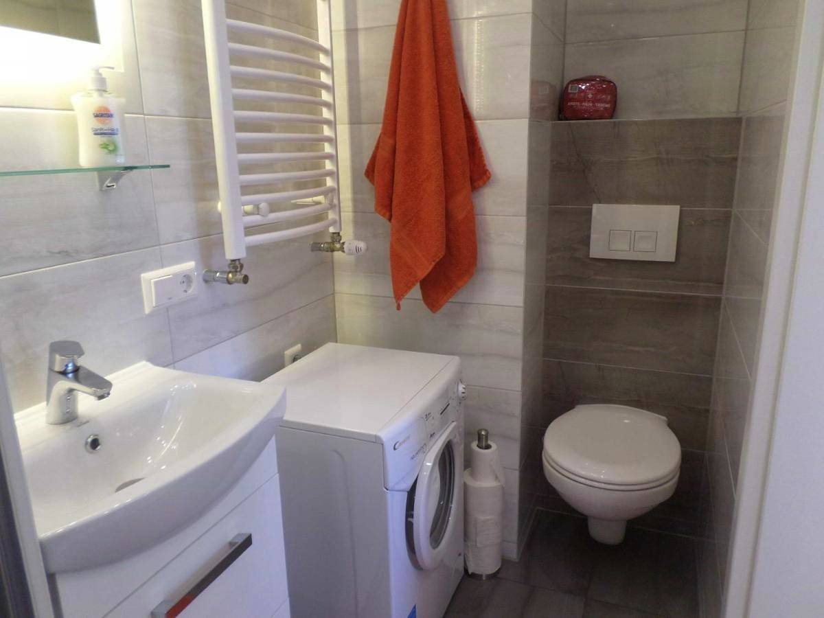 Ganze Wohnung, 1 Zi. Apartment Nähe Flughafen/Messe Stuttgart 24h in Waldenbuch, Landkreis Böblingen