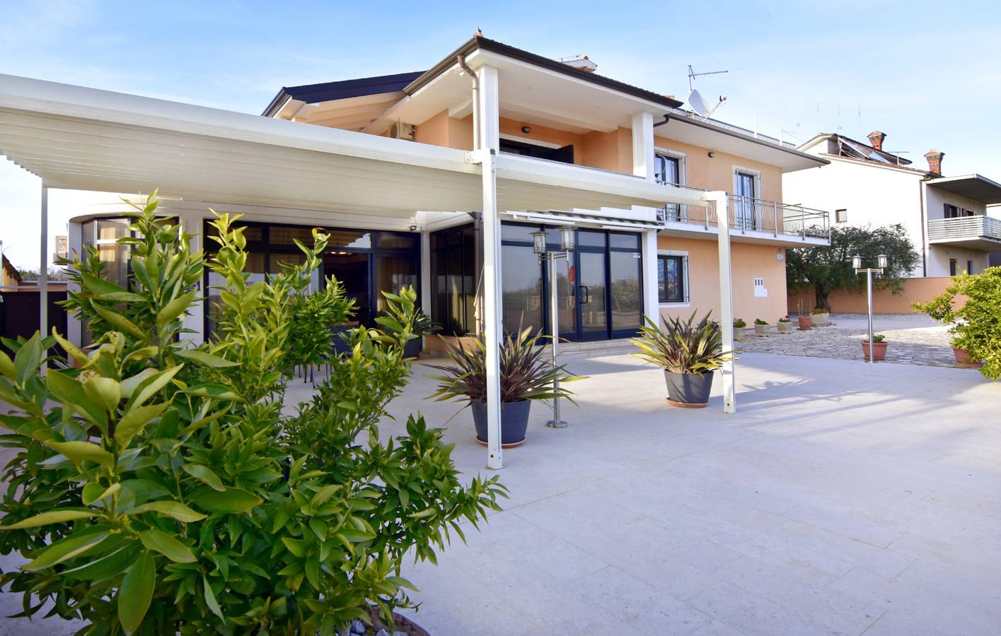Ganze Wohnung, Premium-Aufenthalt mit Terrasse und Grill in Umag, Umag und Umgebung