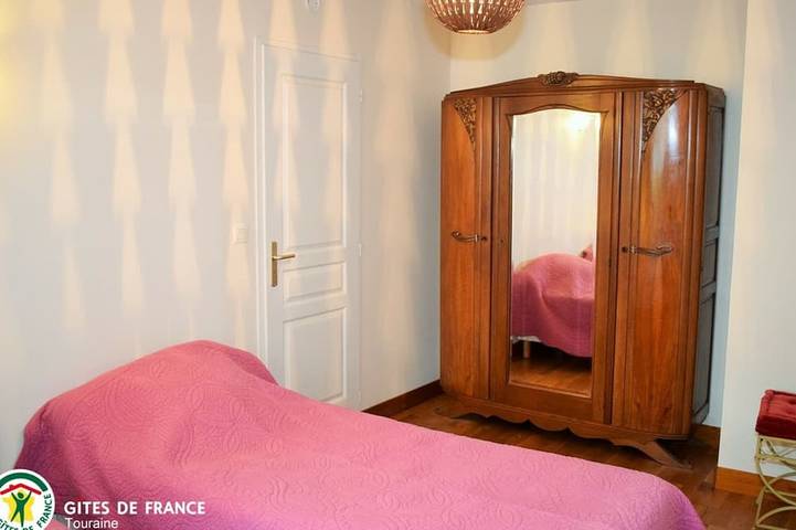 Gîte pour 6 personnes, avec jardin à Cangey - 3