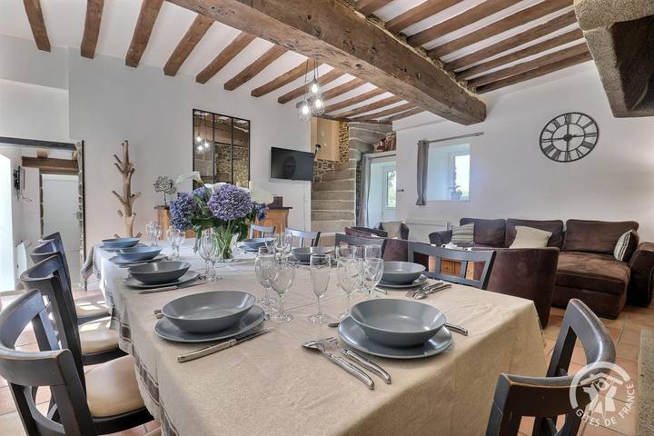 Gîte pour 9 personnes, avec terrasse et jardin dans Val-Couesnon - 2