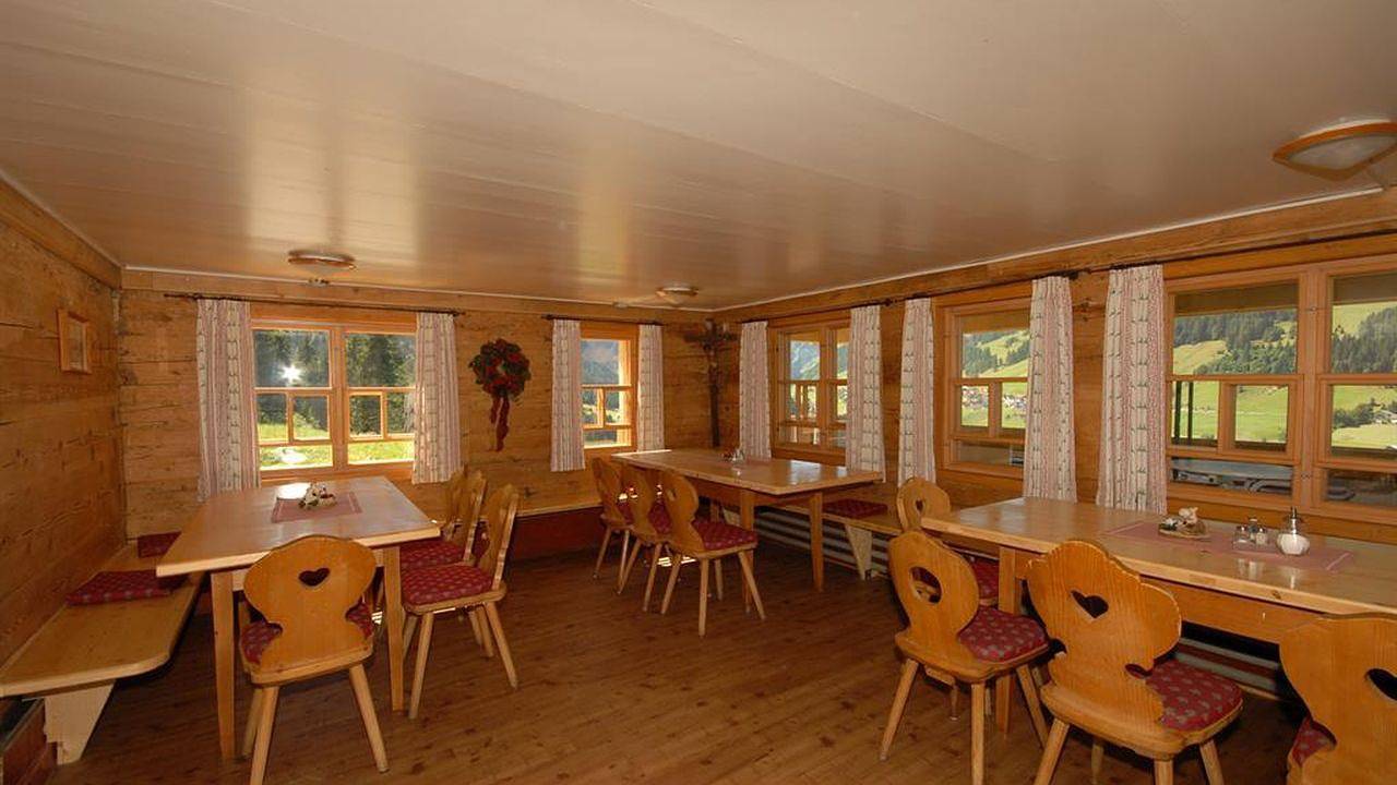 Geheel vakantieappartement, Ferienwohnung für 20 Personen (180 m²) in Mittelberg (Kleinwalsertal) in Mittelberg, Kleinwalsertal