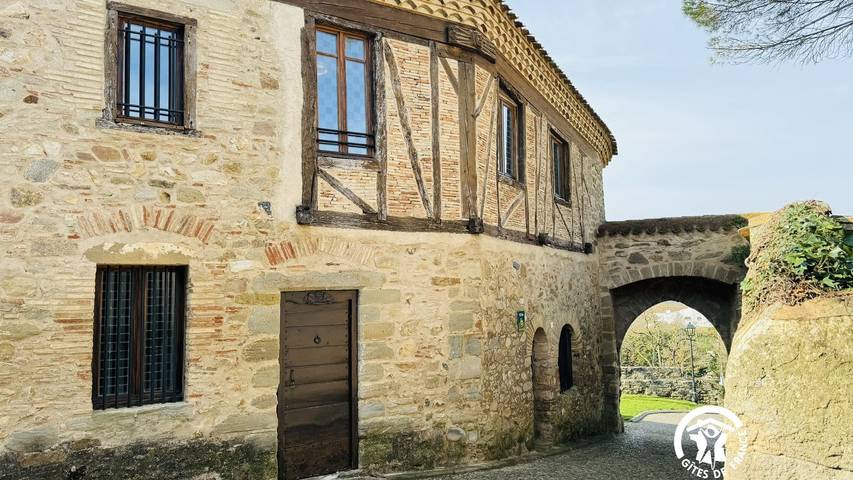 Gîte pour 8 personnes, avec jardin, animaux acceptés