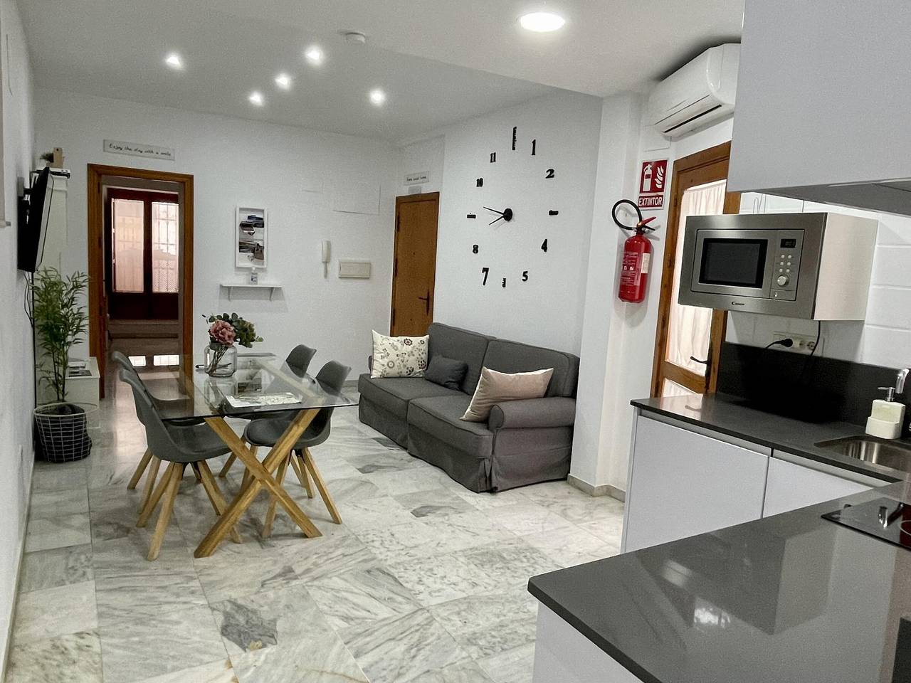 Appartamento intero, Unique Apartment in Córdoba's Historic Jewish Quarter, 5-Min Walk to Mosque-Cathedral in Distrito Centro (Córdoba), Cordoba