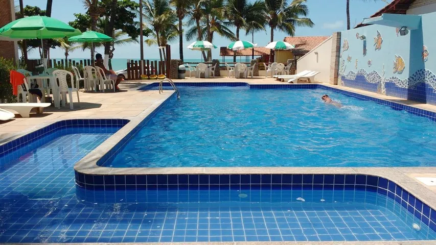 Appart’hôtel pour 10 personnes, avec vue et balcon ainsi que jardin et piscine - 1