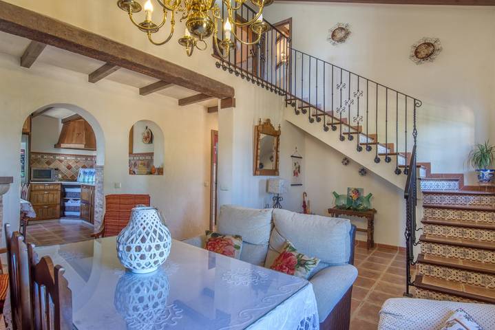 Ferienhaus Villa Victoria mit Garten, Salzwasserpool, Terrasse & Wlan – Haustiere erlaubt in Arriate, Málaga Provinz