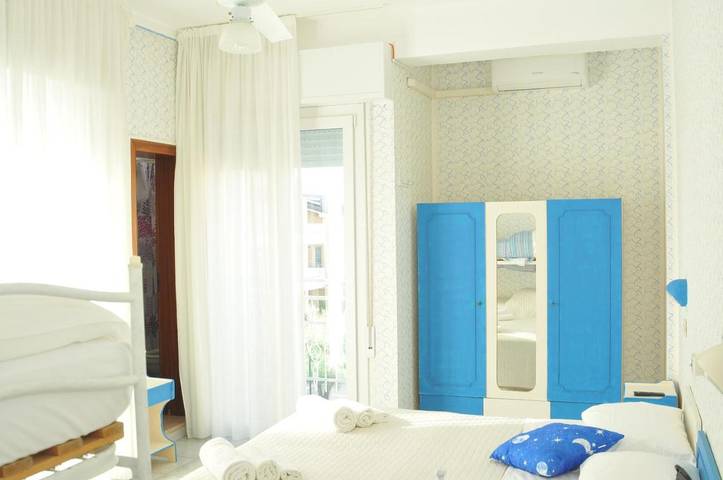 Hôtel pour 2 personnes, avec balcon et vue à Misano Adriatico - 4