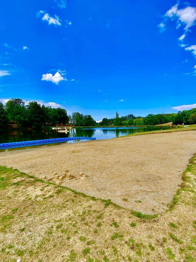 Location de vacances pour 4 personnes, avec vue et terrasse dans Plan d'eau de Vernet la Varenne - 2