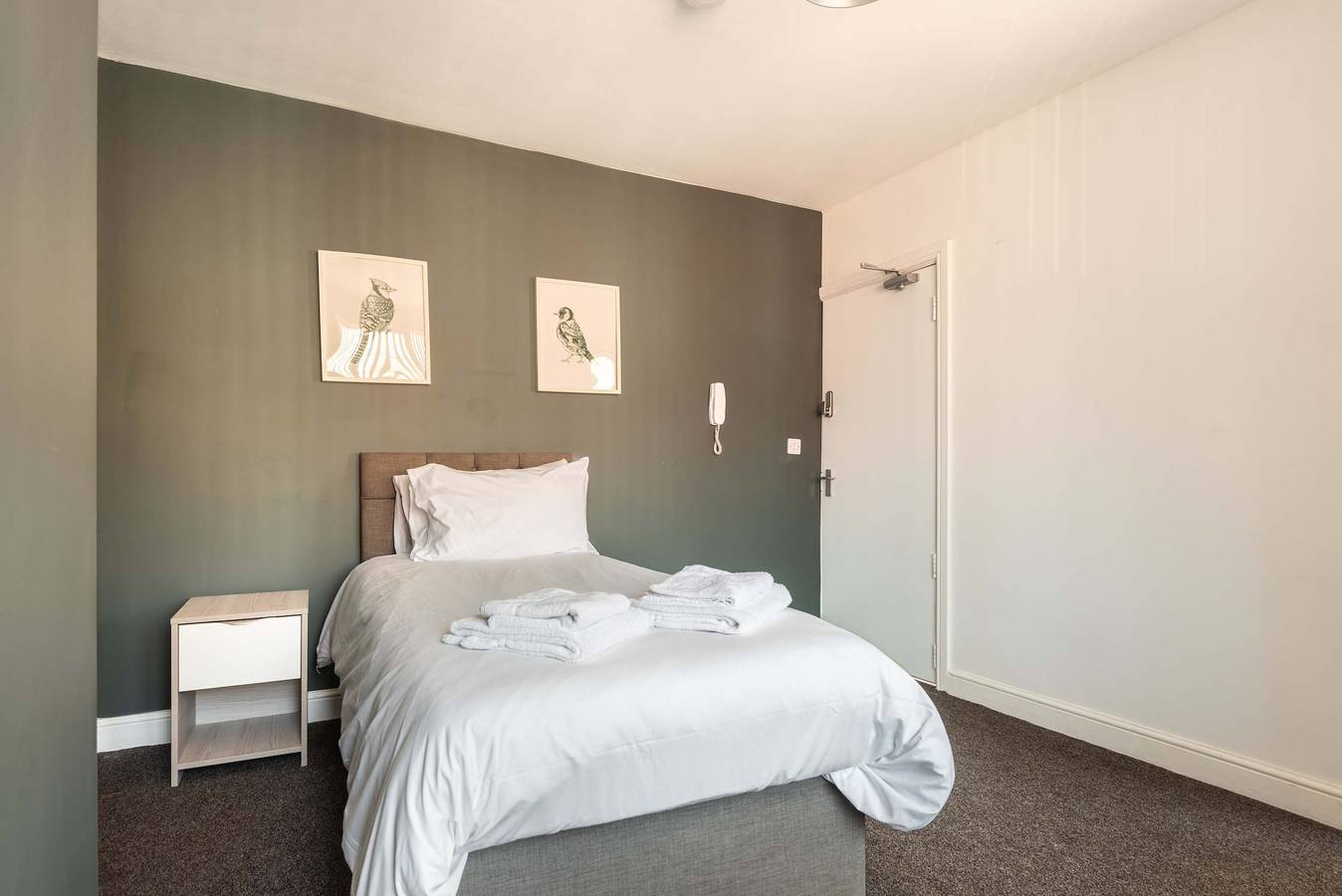 Cosy Budget Room in Doncaster House With Kitchen in South Yorkshire