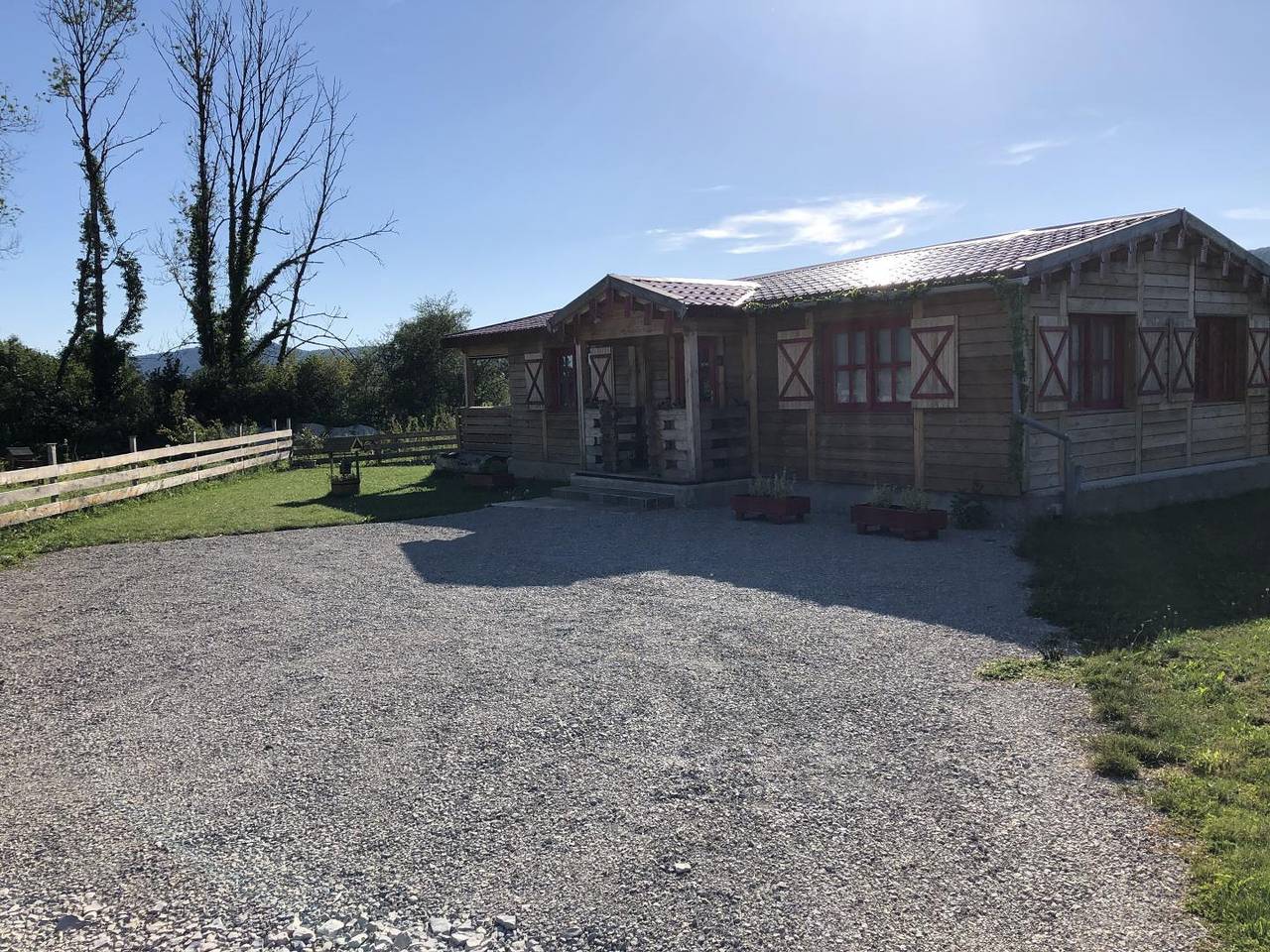 L'Echo des Lacs in Montigny-sur-l'Ain, Jura Francais