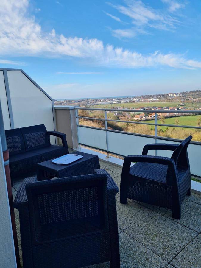 Gîte pour 3 personnes, avec vue et terrasse à Rouxmesnil-Bouteilles - 3