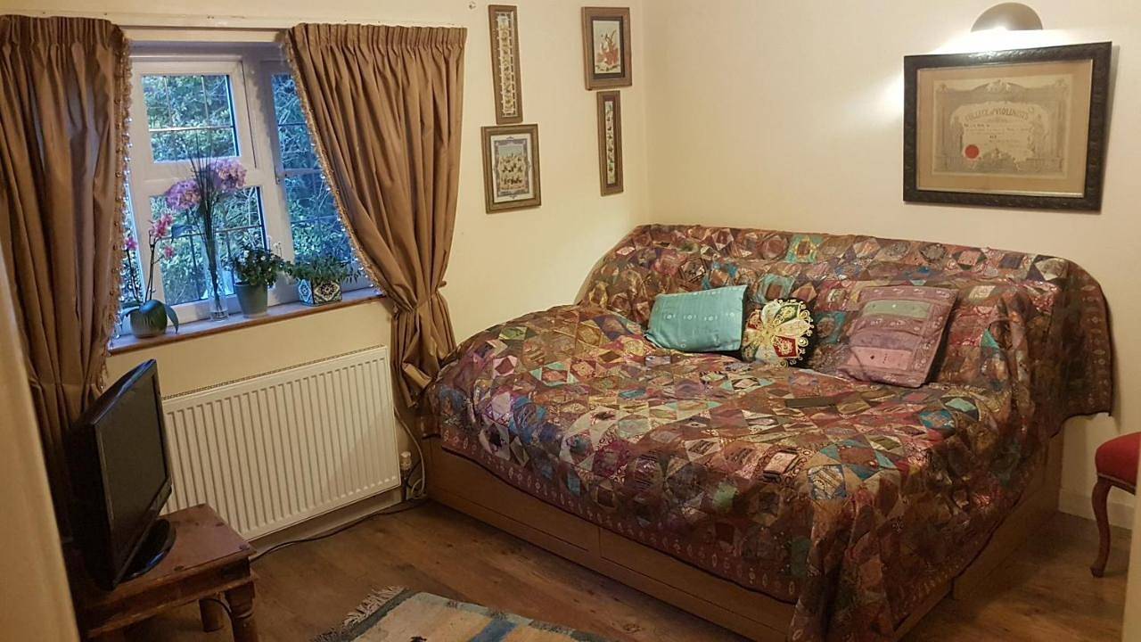 Relax and unwind at Windrush Lodge in Swindon, Wiltshire
