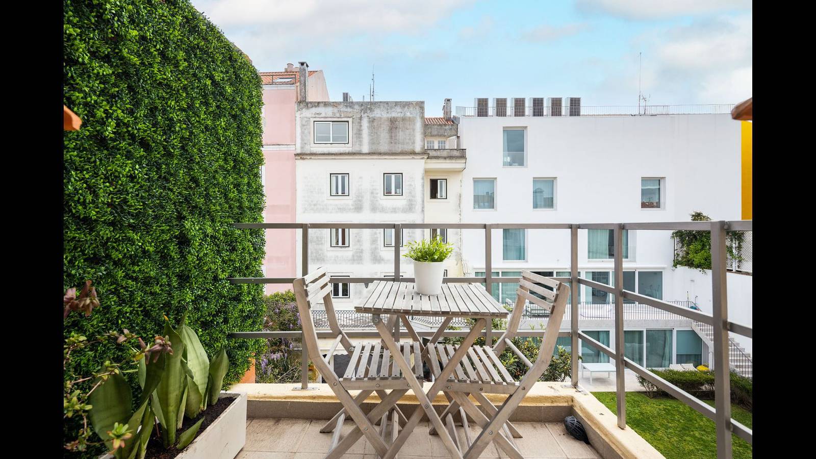 Ganze Wohnung, Ferienwohnung für 6 Personen mit Balkon in Lissabon, Costa de Lisboa