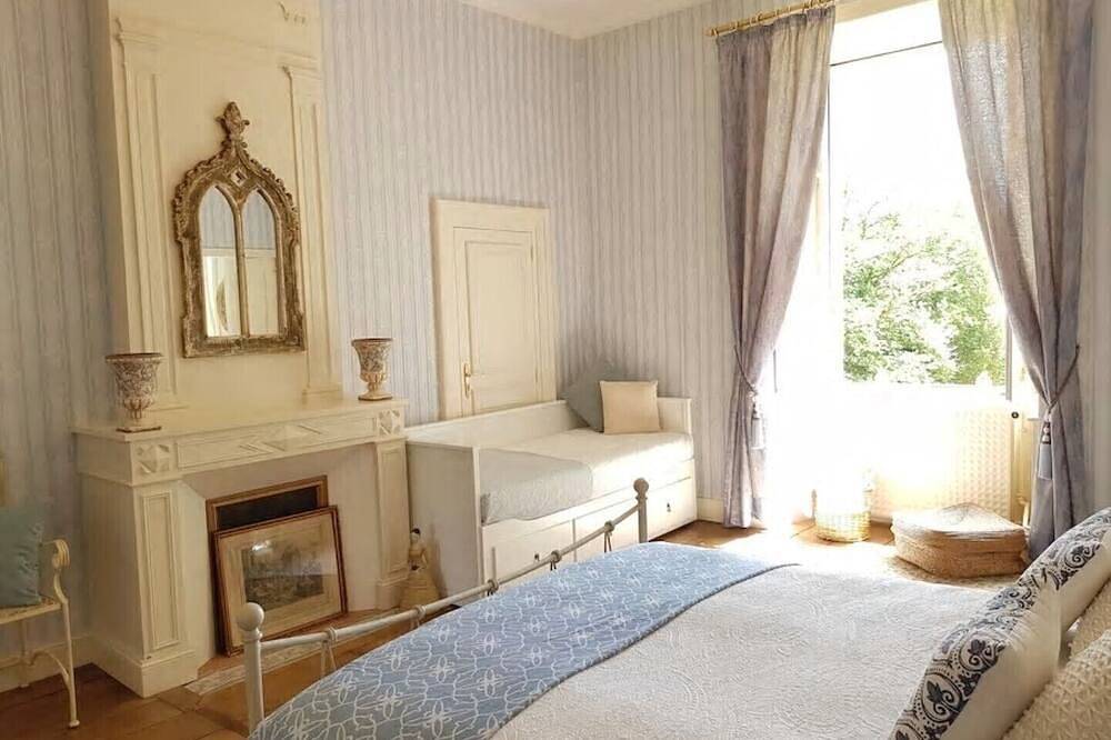 Château d'Oche - Salle de mariage et événements de groupe in Saint-Priest-les-Fougères, Parc naturel régional Périgord-Limousin