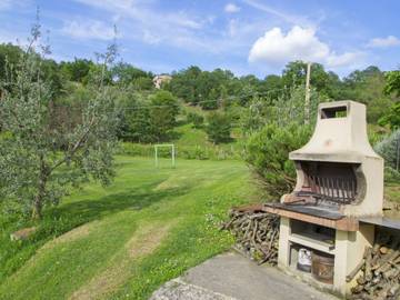 Vacation Rental for 8 Guests in Baschi, Terni Province, Picture 4