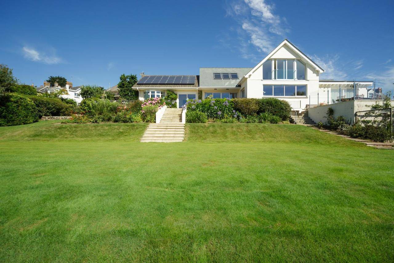 Twin Room with Private Bathroom in Frogmore and Sherford, South Devon